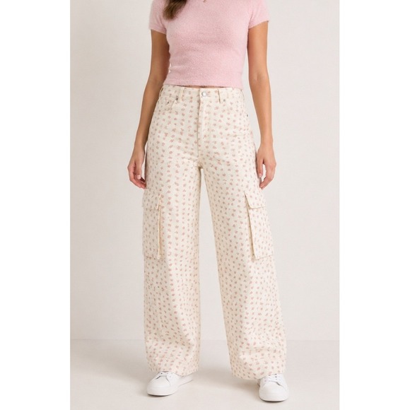 Altar'd State Pants - Altar'd State Ellis Floral Cargo Pants Cream Pink High Rise Wide Leg Size Medium